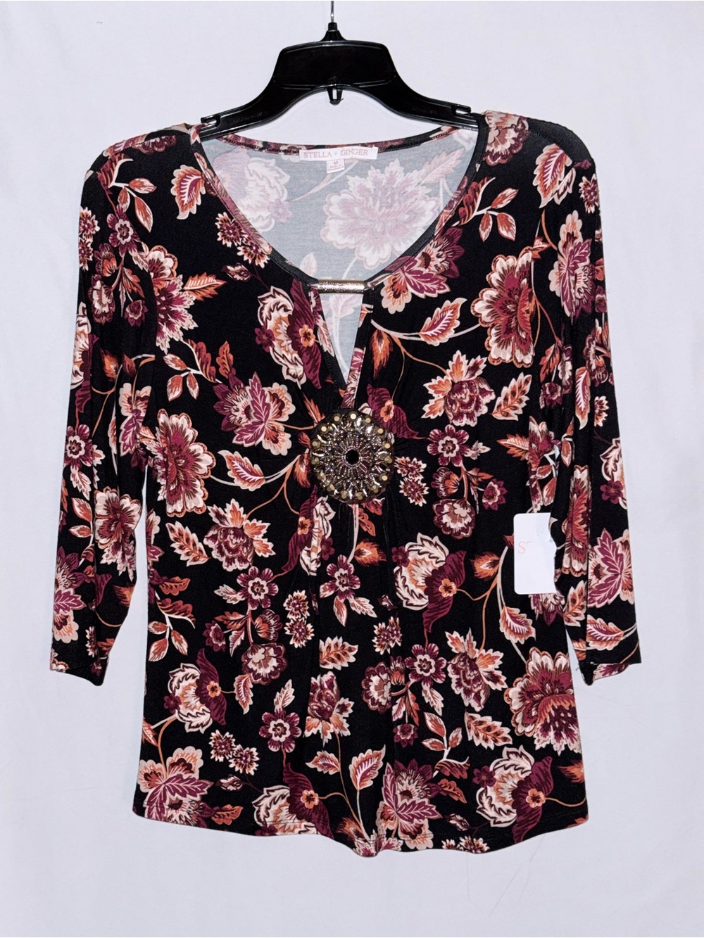 NWT Stella + Ginger Black Floral Embellished V-Neck Blouse Size Medium